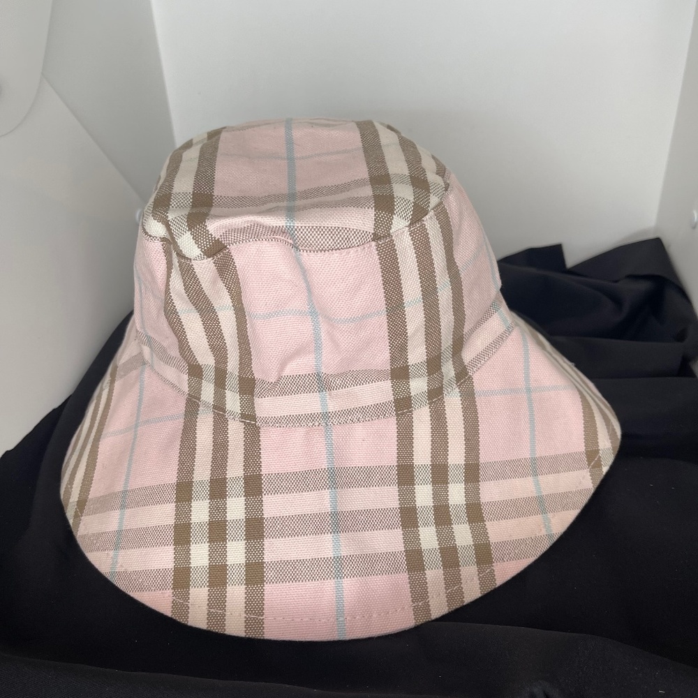Vintage-Authentic Burberry London Pink Nova Check Bucket Hat